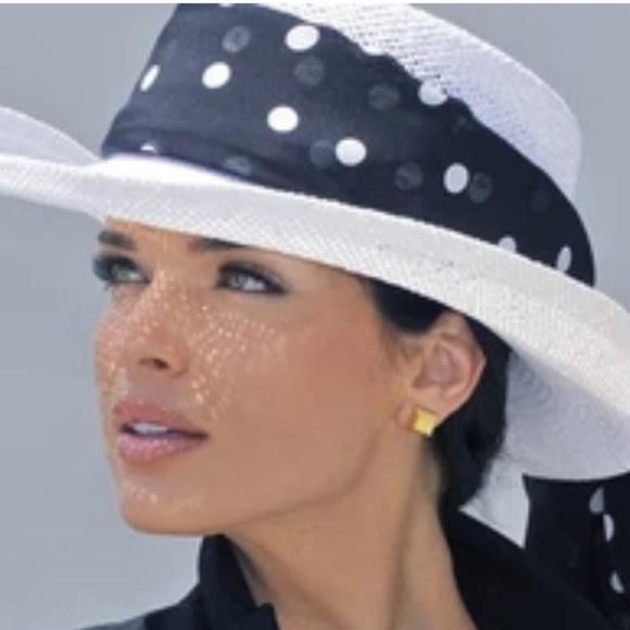 VTG  Custom-printed  and  hand-rolled 100% Silk Gorgeous Oblong Scarf - Picture 13 of 16